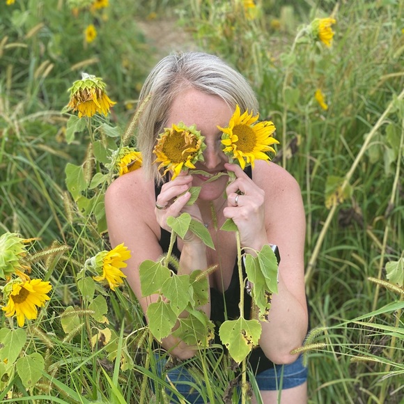 Meet your Posher, Jennifer - Picture 1 of 12